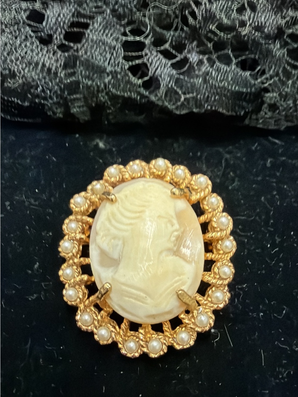 Gold-Tone Faux Pearl Shell Cameo Brooch - Classic Ivory Profile